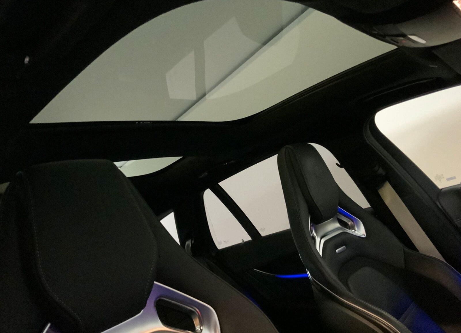 Mercedes-Benz E 63 S AMG 4M T PerfSitz Burm AHK Pano HUD DISTR foto 19