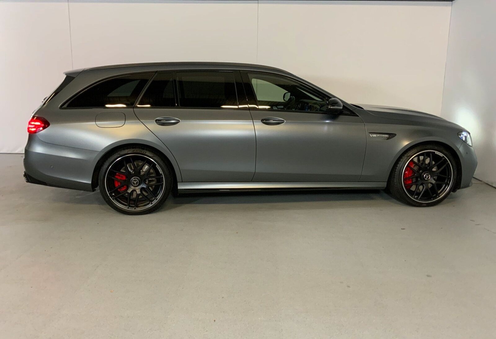 Mercedes-Benz E 63 S AMG 4M T PerfSitz Burm AHK Pano HUD DISTR foto 4