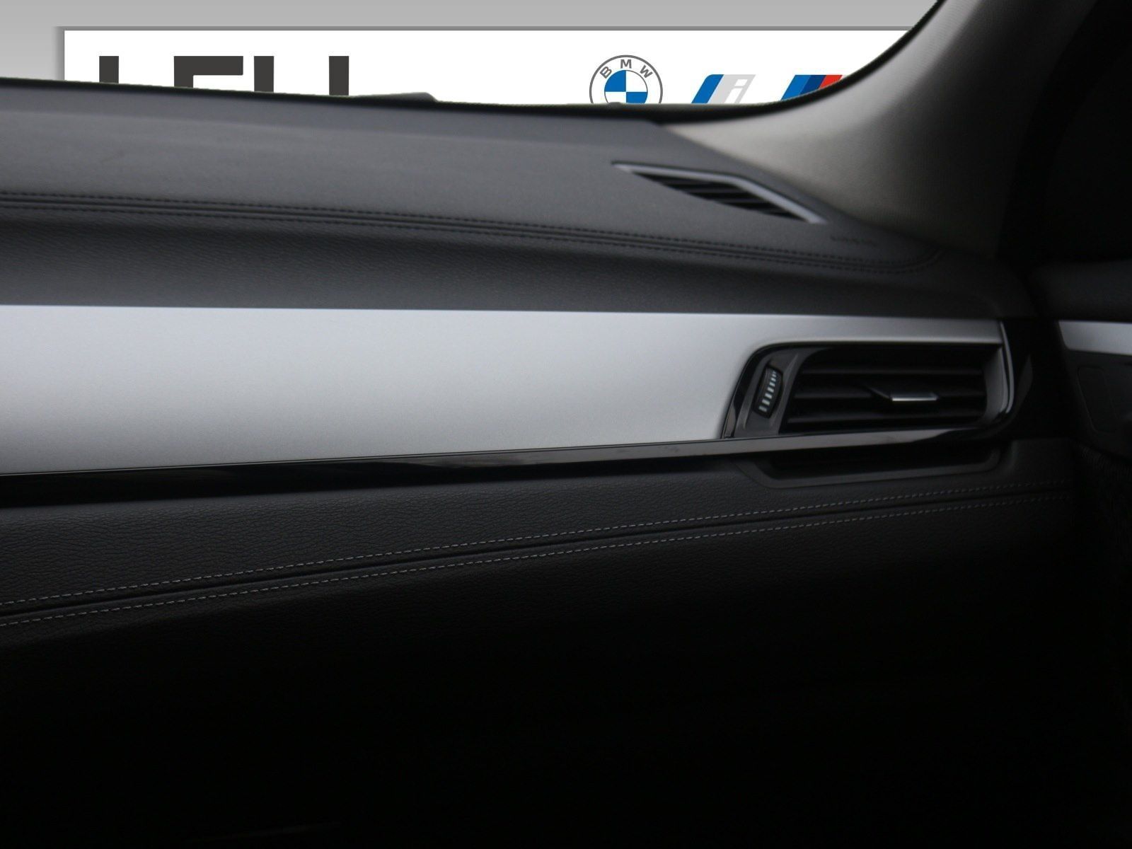 BMW X2 sDrive18i Advantage DAB LED RFK Navi AHK Shz foto 11