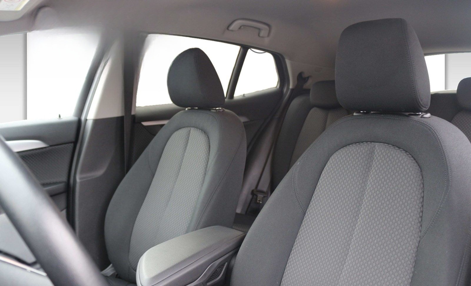 BMW X2 sDrive18i Advantage DAB LED RFK Navi AHK Shz foto 12