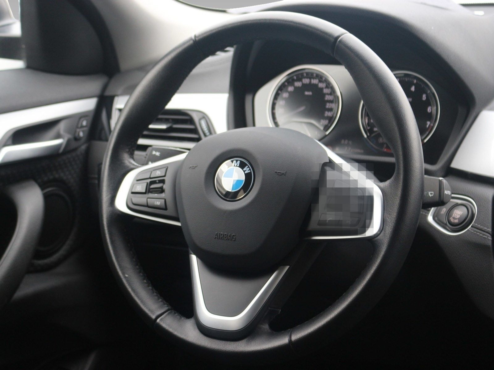 BMW X2 sDrive18i Advantage DAB LED RFK Navi AHK Shz foto 17