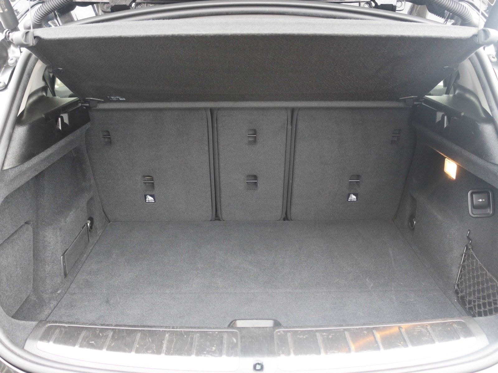 BMW X2 sDrive18i Advantage DAB LED RFK Navi AHK Shz foto 18