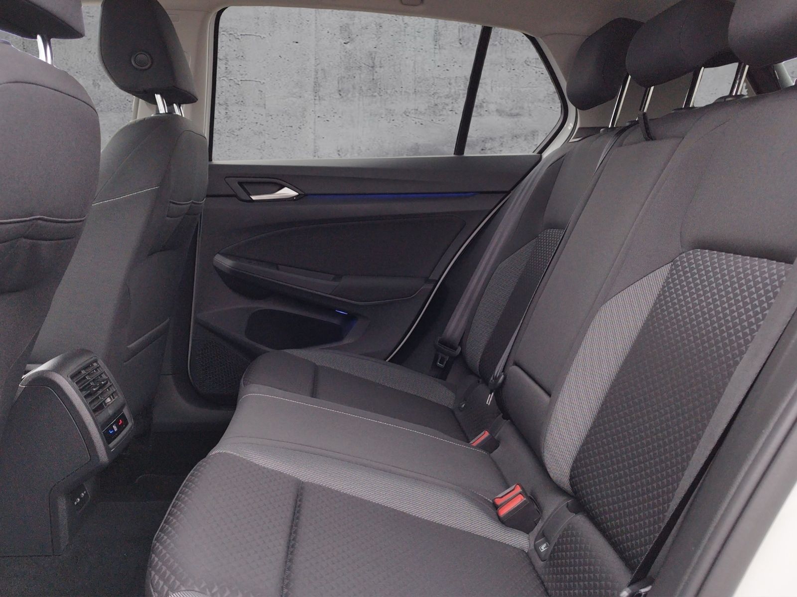 Volkswagen Golf VIII Active 1.5TSI 5JG/AHK/NAV/LED+/RFK foto 11