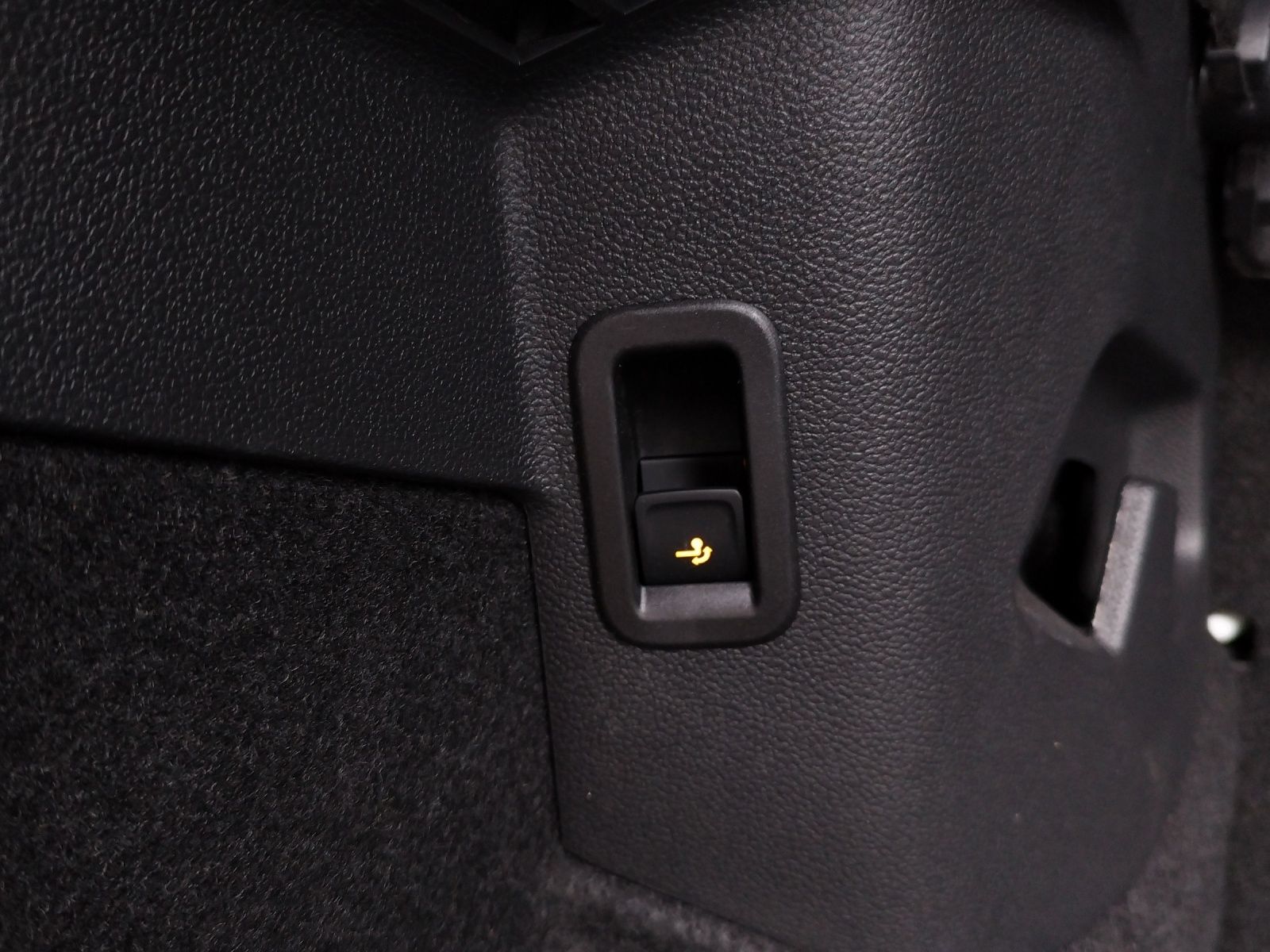 Volkswagen Golf VIII Active 1.5TSI 5JG/AHK/NAV/LED+/RFK foto 20