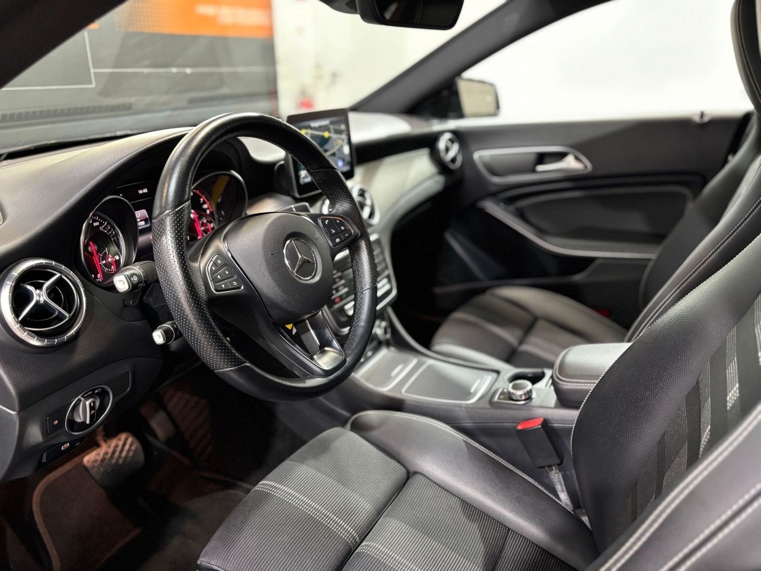 Mercedes-Benz CLA 180 Urban Night Sport#LED#Kamera#Navi foto 6