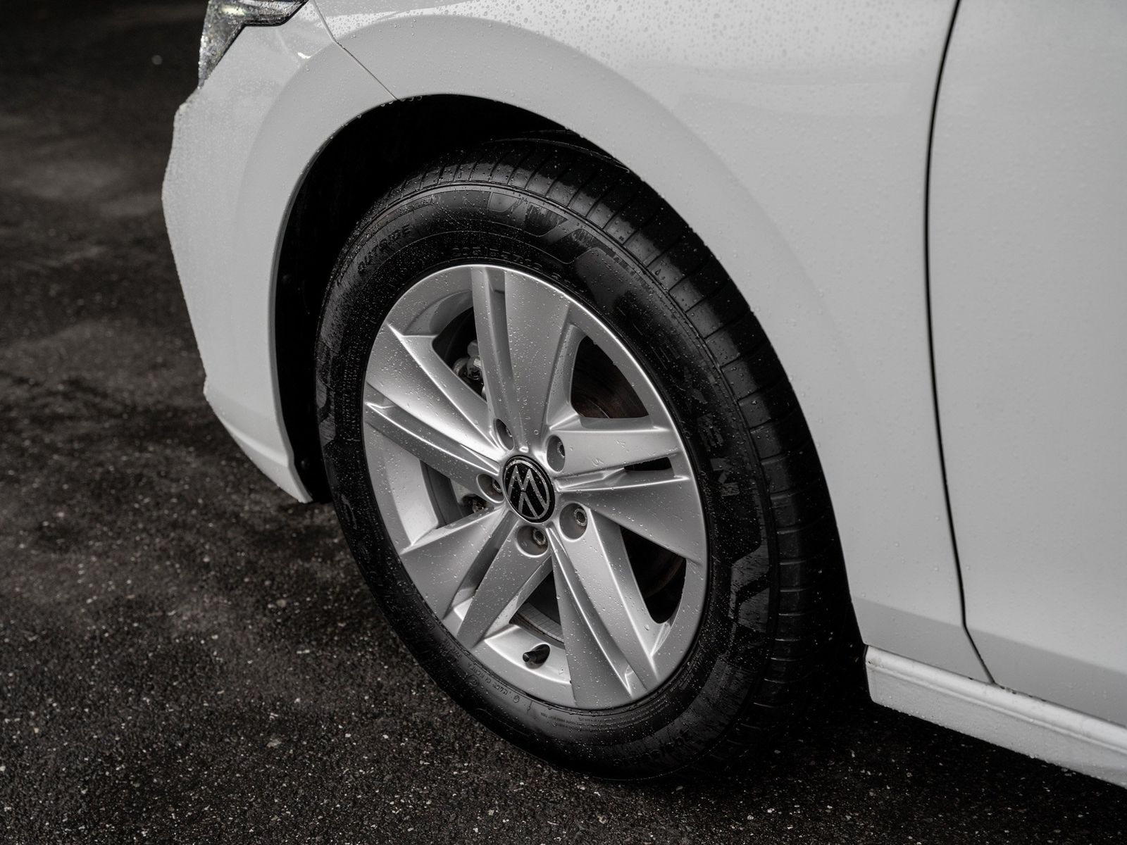 Volkswagen Golf VIII 1.0 eTSI Life DSG NaviPro Navi foto 6