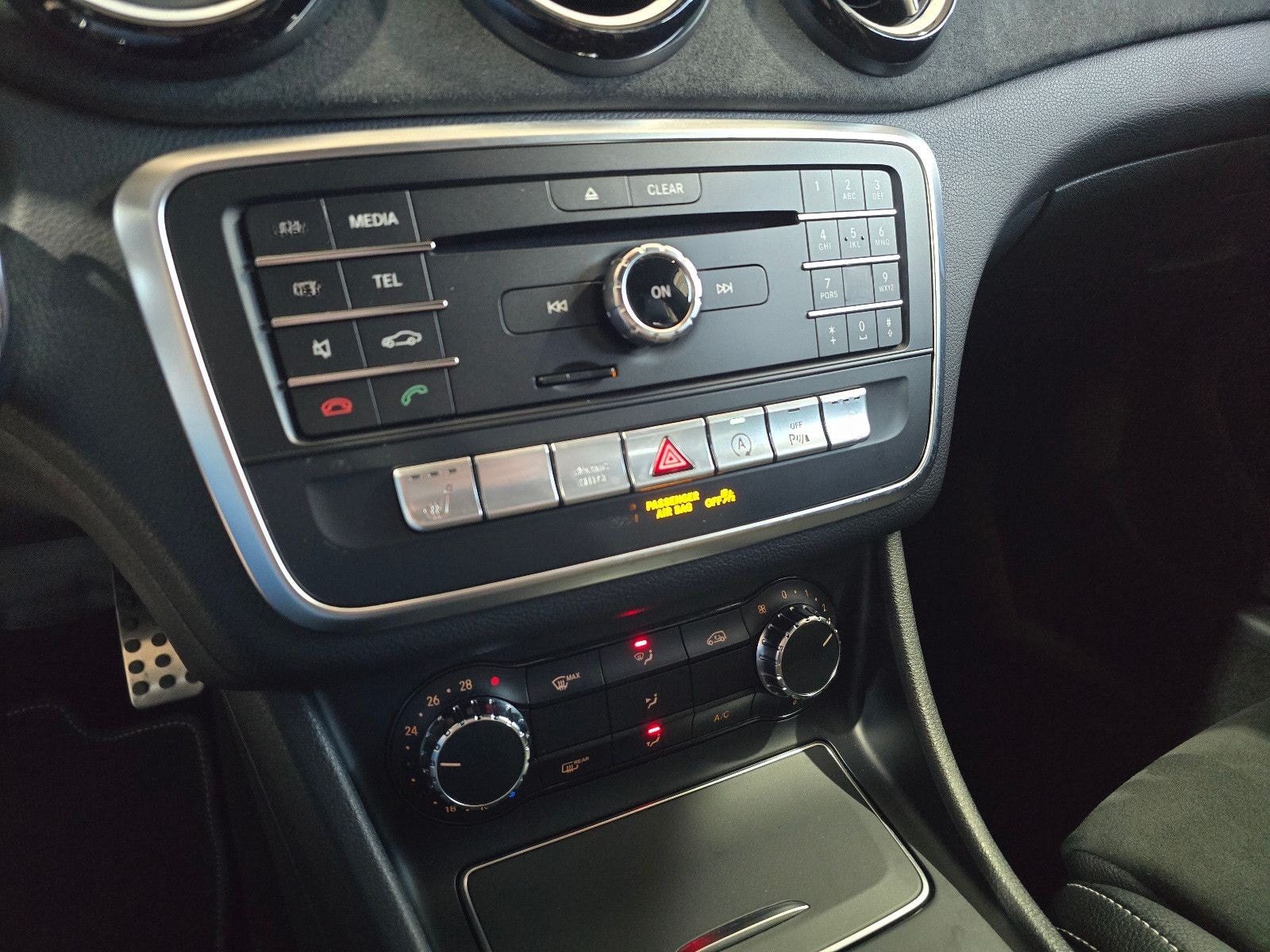 Mercedes-Benz GLA 180 Sport Peak Edition+AMG LINE+NAVI+KAMERA+ foto 13