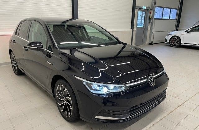 Volkswagen Golf VIII Lim. 1.5TSI Style KAMERA+APP+ACC+LANE+ foto 3