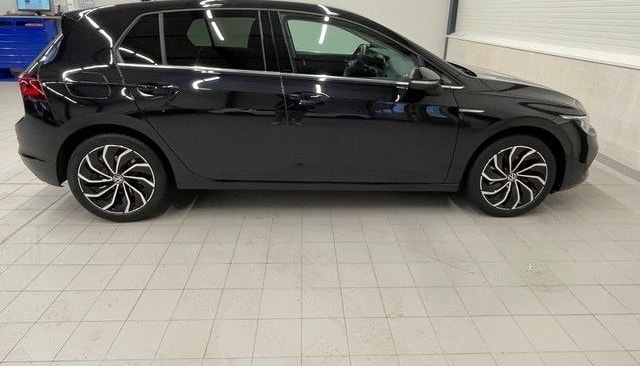 Volkswagen Golf VIII Lim. 1.5TSI Style KAMERA+APP+ACC+LANE+ foto 8