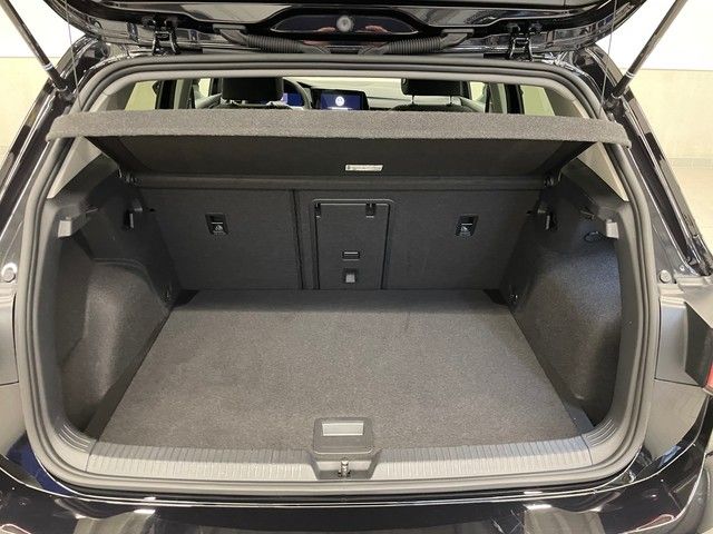 Volkswagen Golf VIII Lim. 1.5TSI Style KAMERA+APP+ACC+LANE+ foto 9