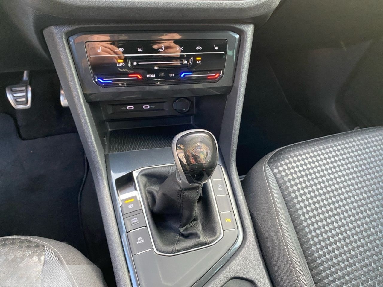 Volkswagen Tiguan 1.5 TSI Active NAVI KLIMA PDC LED LANE foto 7