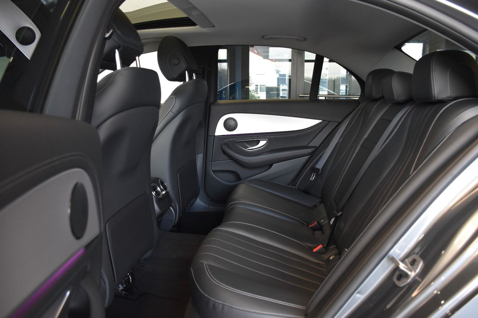 Mercedes-Benz E 220 D 9G EXCLUSIVE"LEDER"360°-KAMERA"ESD"AHK" foto 17