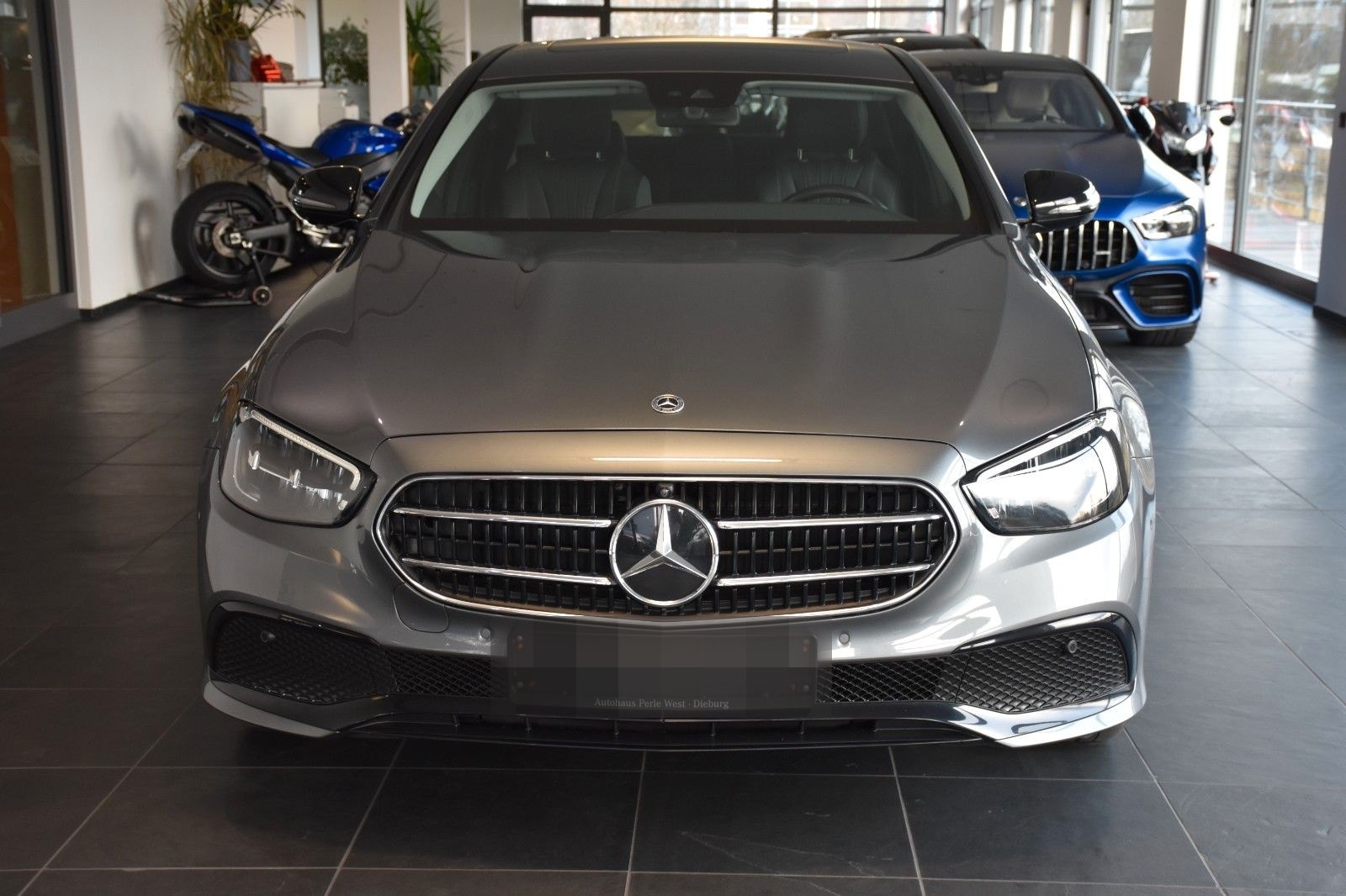 Mercedes-Benz E 220 D 9G EXCLUSIVE"LEDER"360°-KAMERA"ESD"AHK" foto 6