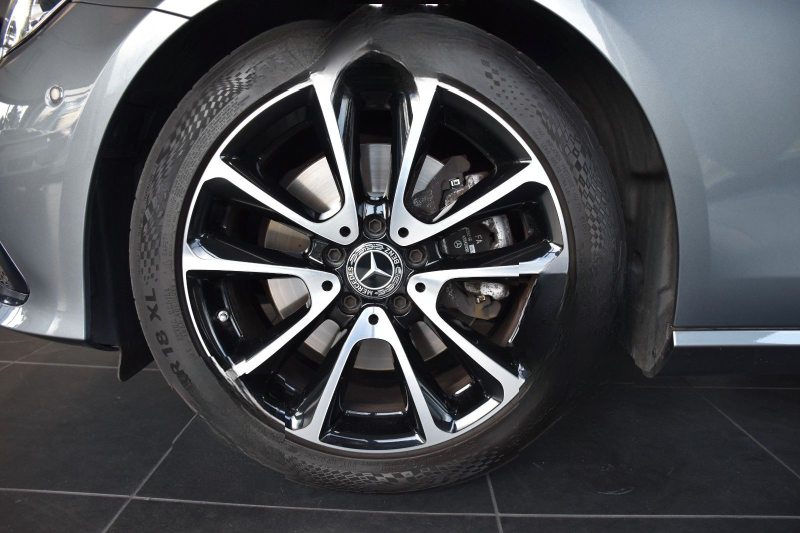 Mercedes-Benz E 220 D 9G EXCLUSIVE"LEDER"360°-KAMERA"ESD"AHK" foto 7