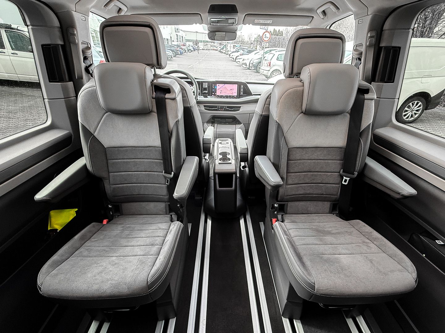 Volkswagen T7 Multivan 2.0 TDI Edition lang AHK/Matrix/Pano foto 11