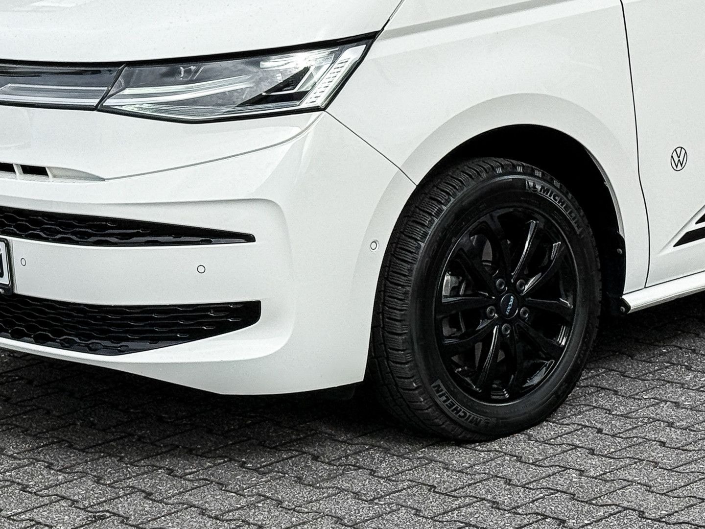 Volkswagen T7 Multivan 2.0 TDI Edition lang AHK/Matrix/Pano foto 5