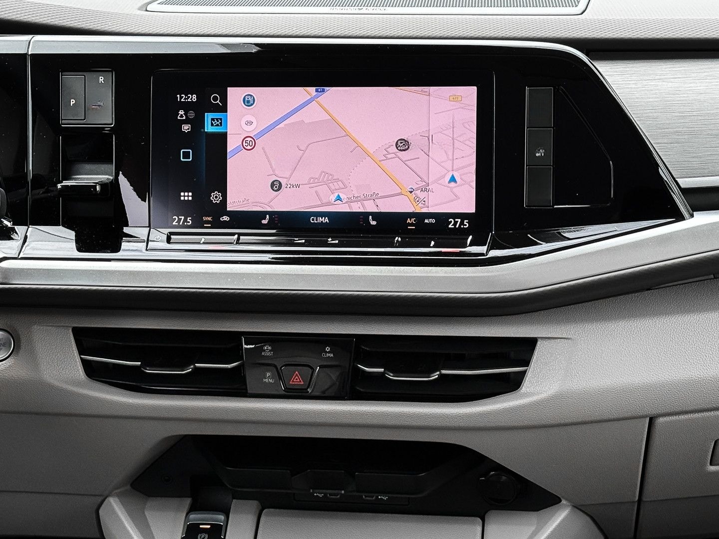 Volkswagen T7 Multivan 2.0 TDI Edition lang AHK/Matrix/Pano foto 10