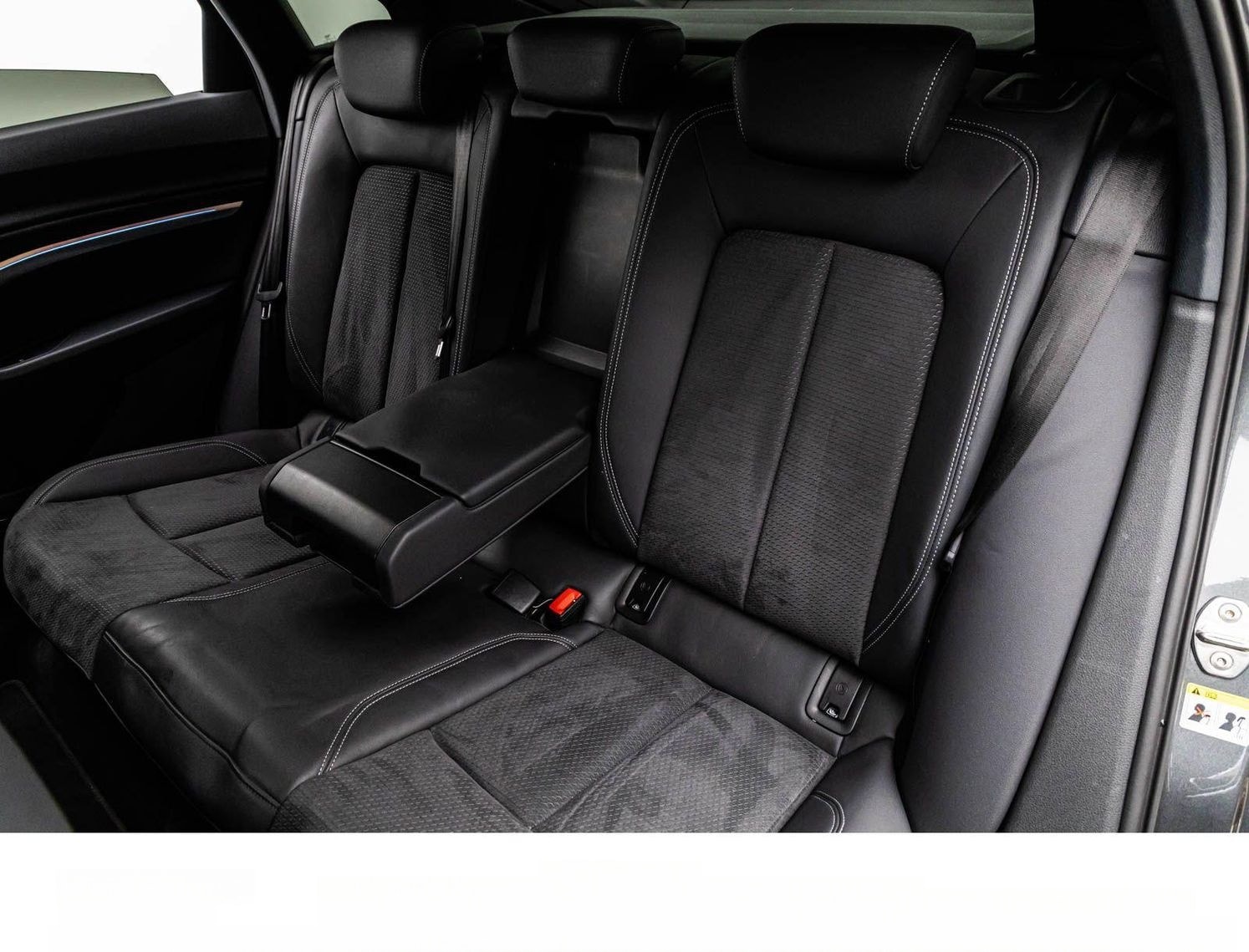 Audi E-TRON SPORTBACK 55 2x S LINE/MTRX/ACC/HuD/NACHT foto 18