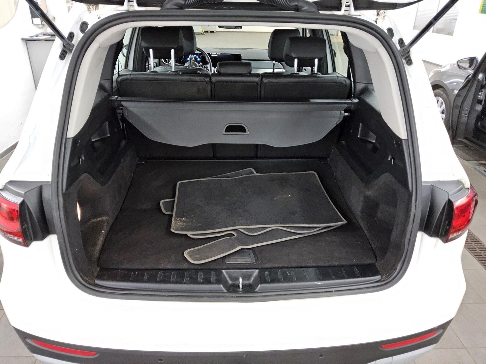 Mercedes-Benz GLB 200 d Style Navi LED Burmester MBUX AHK PDC foto 12