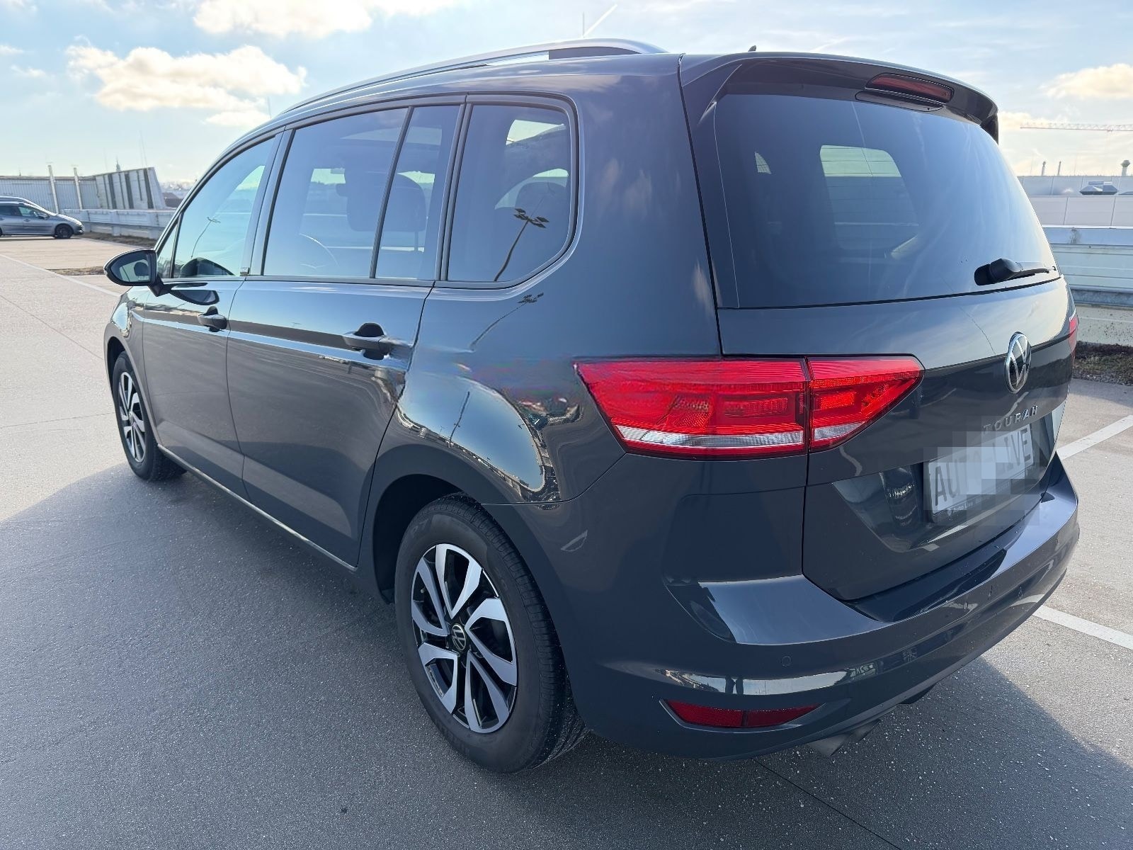 Volkswagen Touran 2.0 TDI*DSG*PANO*NAVI*LED*KAMERA*AHK*ACC* foto 3