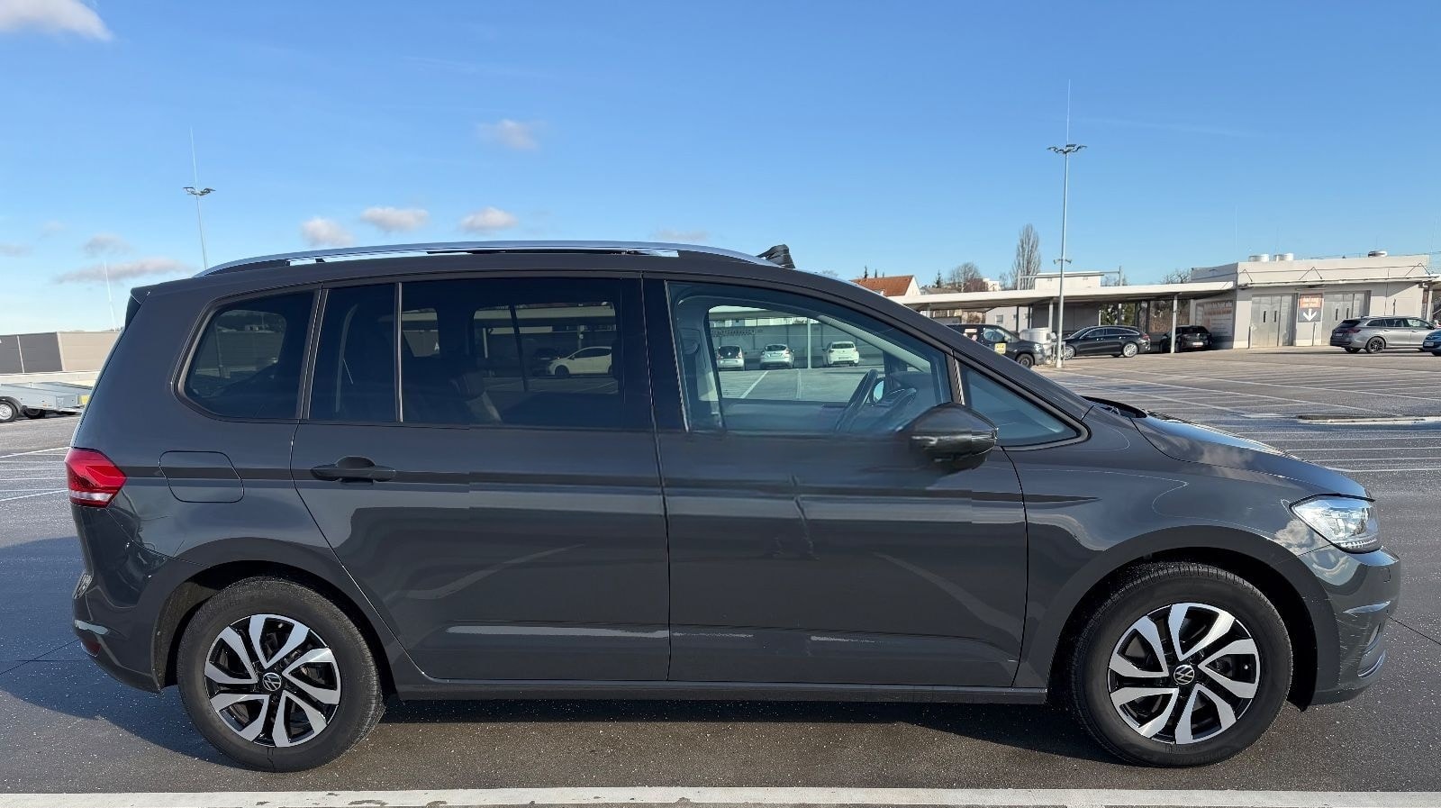 Volkswagen Touran 2.0 TDI*DSG*PANO*NAVI*LED*KAMERA*AHK*ACC* foto 6