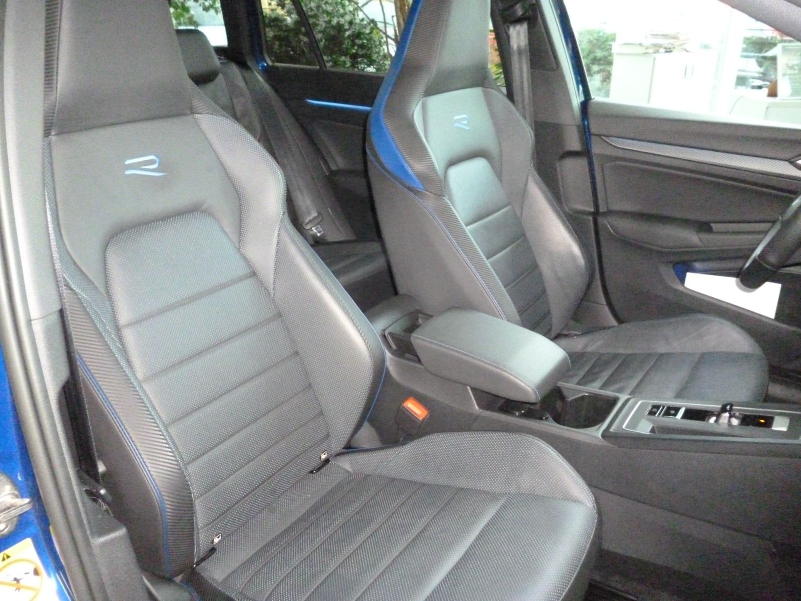 Volkswagen Golf VIII Variant R 4M 2,0 TSI/DSG*BLACK STYLE*M foto 11