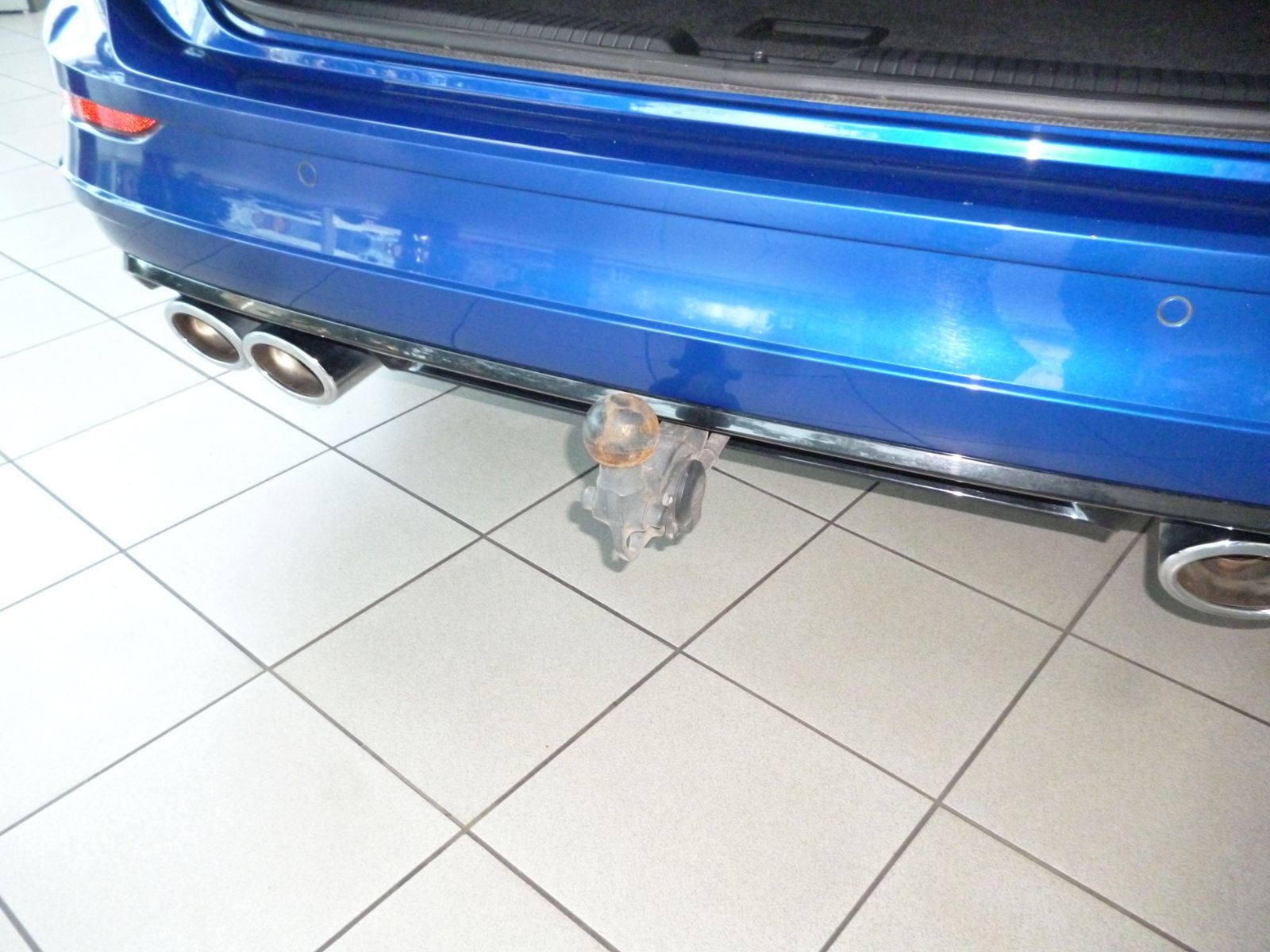 Volkswagen Golf VIII Variant R 4M 2,0 TSI/DSG*BLACK STYLE*M foto 13