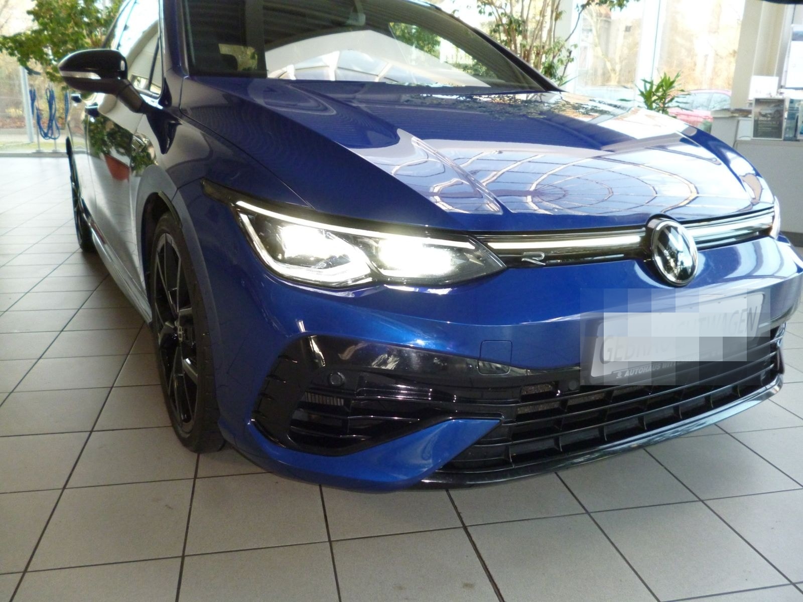 Volkswagen Golf VIII Variant R 4M 2,0 TSI/DSG*BLACK STYLE*M foto 14
