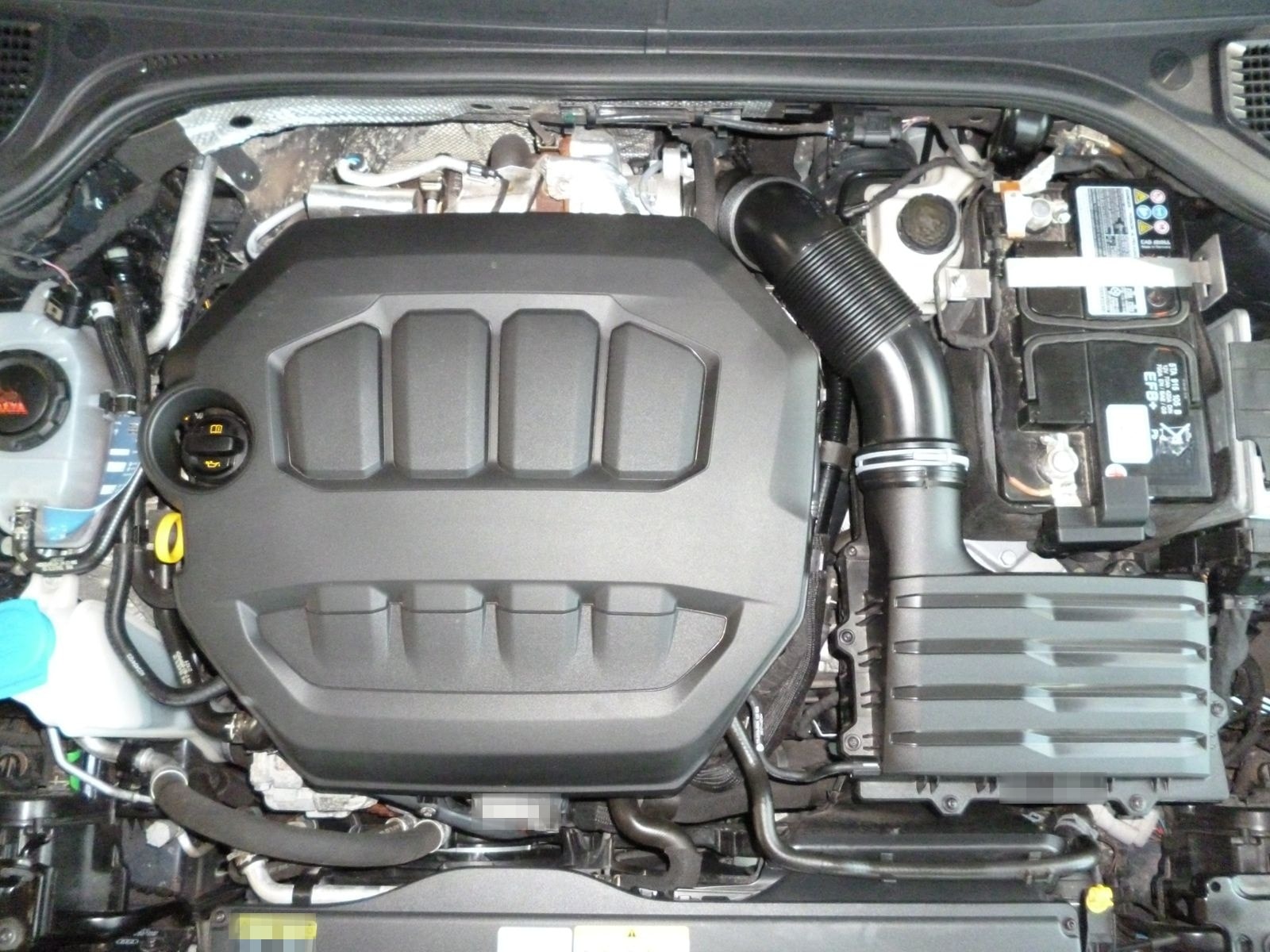 Volkswagen Golf VIII Variant R 4M 2,0 TSI/DSG*BLACK STYLE*M foto 16