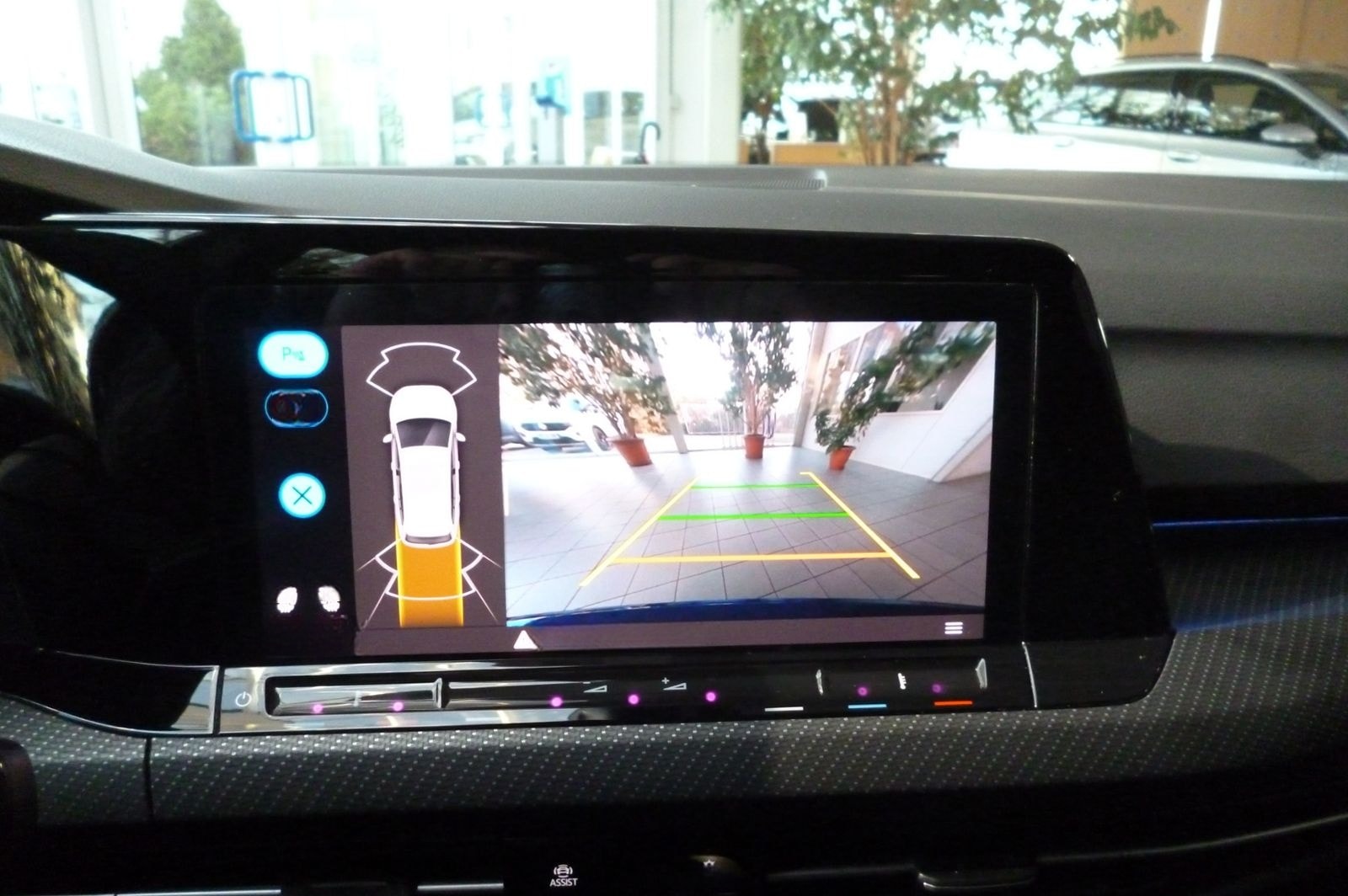 Volkswagen Golf VIII Variant R 4M 2,0 TSI/DSG*BLACK STYLE*M foto 7