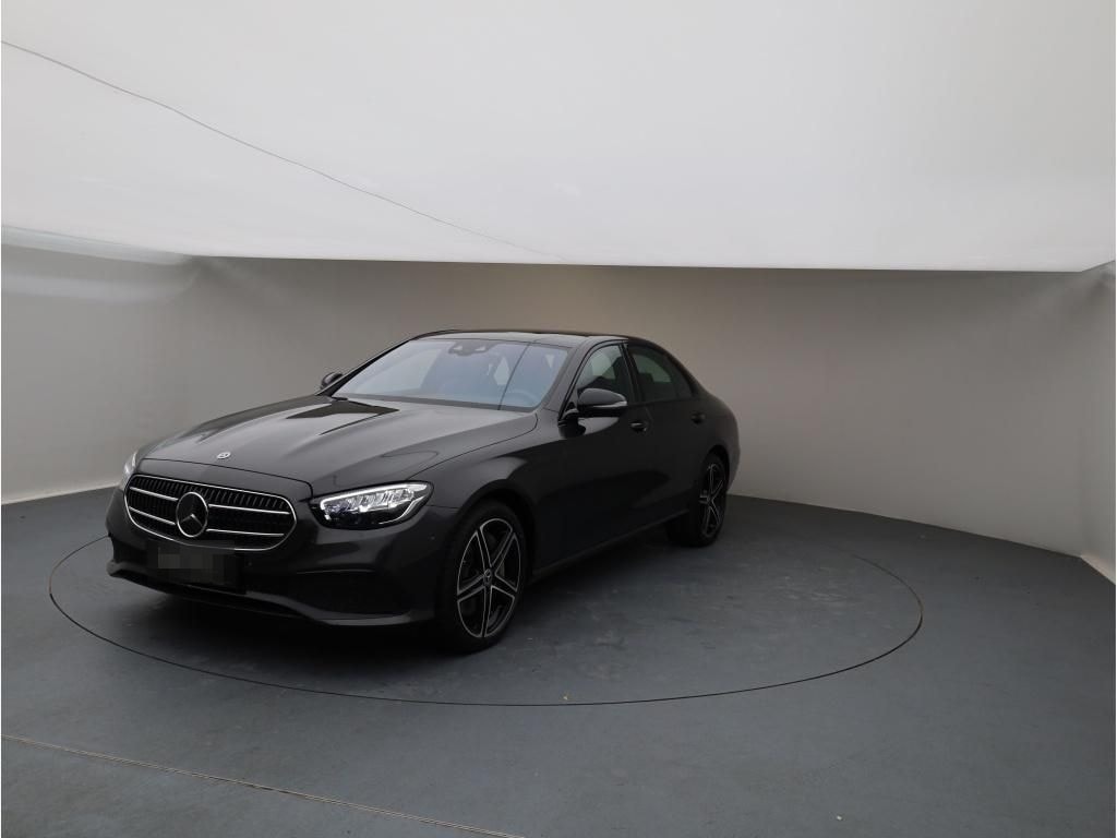 Mercedes-Benz E 300 e Lim Avantgarde Night Distr Widescreen foto 2