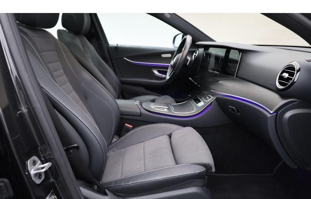 Mercedes-Benz E 300 e Lim Avantgarde Night Distr Widescreen foto 15