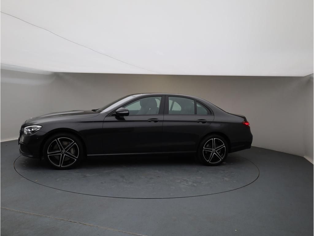 Mercedes-Benz E 300 e Lim Avantgarde Night Distr Widescreen foto 3