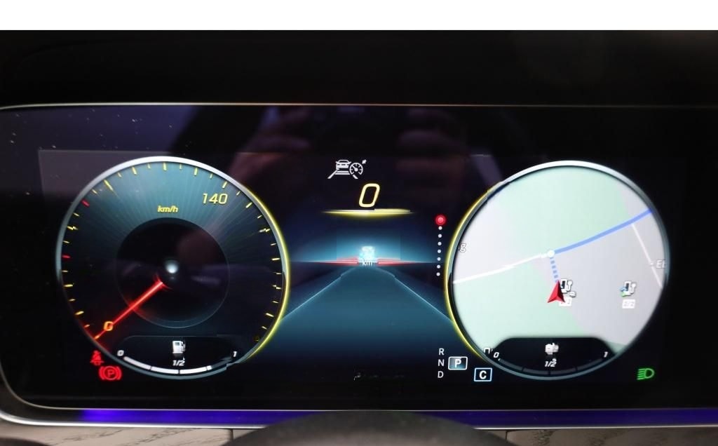 Mercedes-Benz E 300 e Lim Avantgarde Night Distr Widescreen foto 22