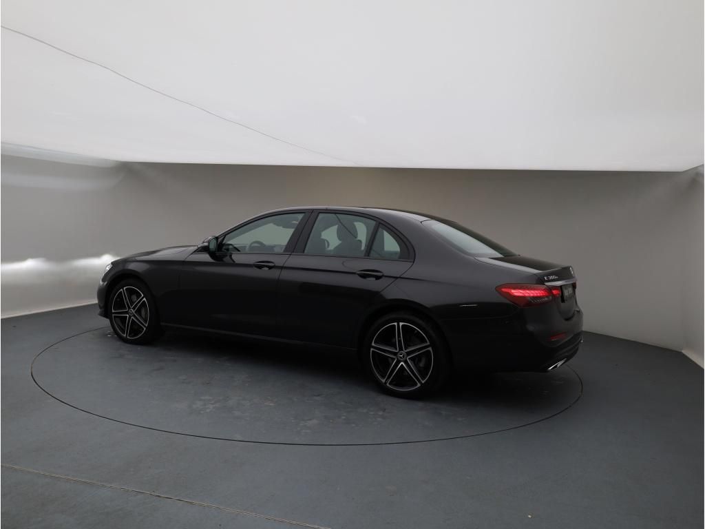 Mercedes-Benz E 300 e Lim Avantgarde Night Distr Widescreen foto 4