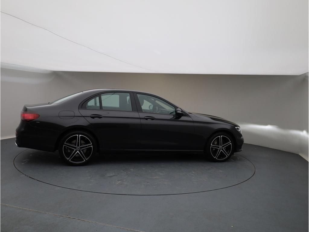 Mercedes-Benz E 300 e Lim Avantgarde Night Distr Widescreen foto 7