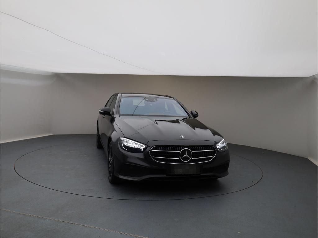 Mercedes-Benz E 300 e Lim Avantgarde Night Distr Widescreen foto 9
