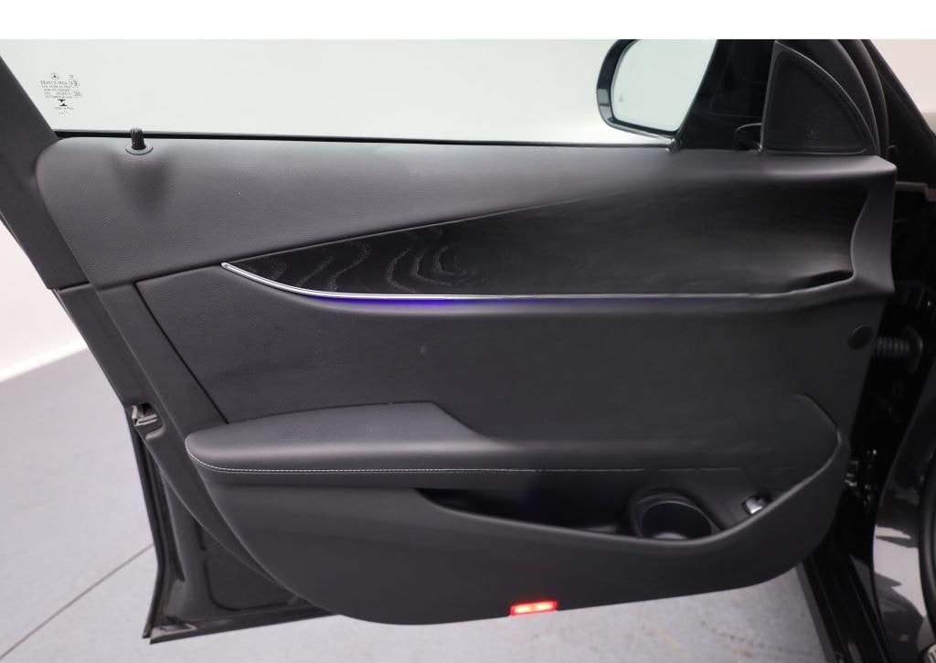 Mercedes-Benz E 300 e Lim Avantgarde Night Distr Widescreen foto 10