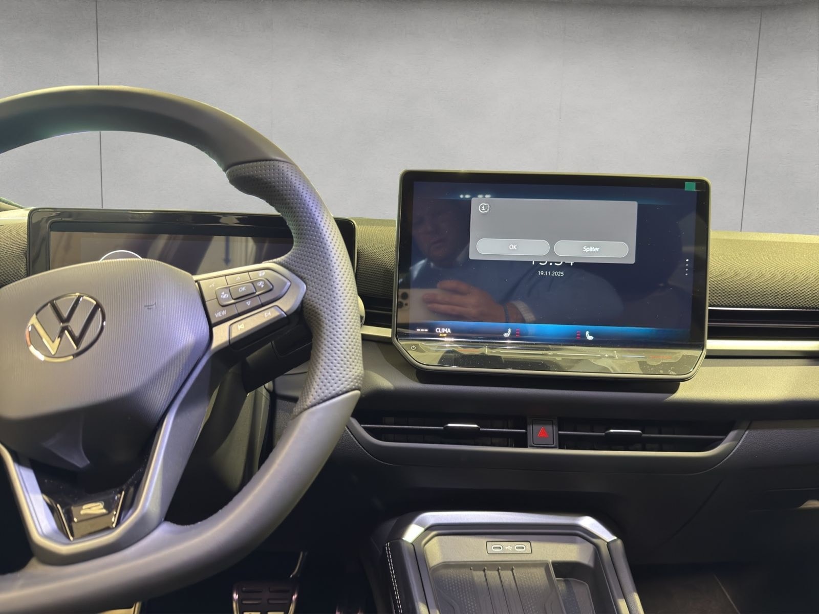 Volkswagen T-Roc R-Line 1.5l eTSI DSG SHZ RFK ACC HEAD-UP B foto 12