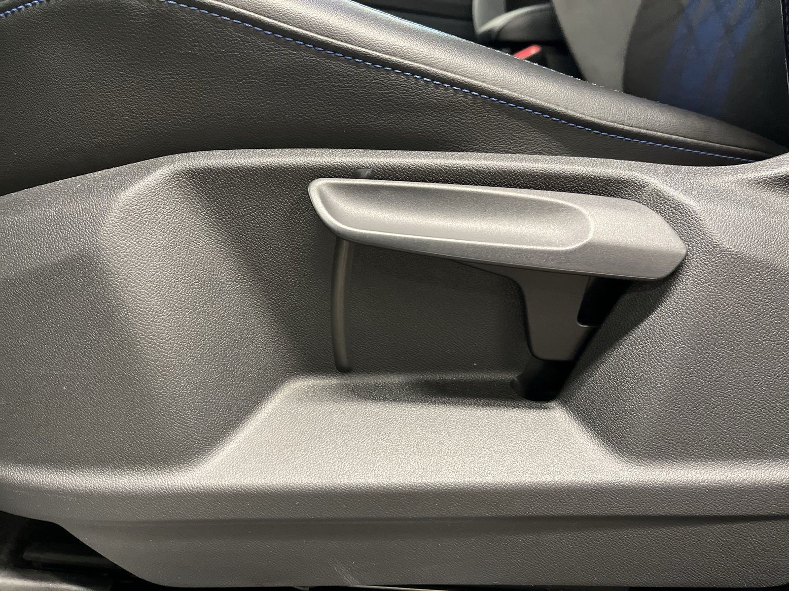 Volkswagen Tiguan R 2.0 TSI DSG 4Motion ACC AUT LED Navi foto 12