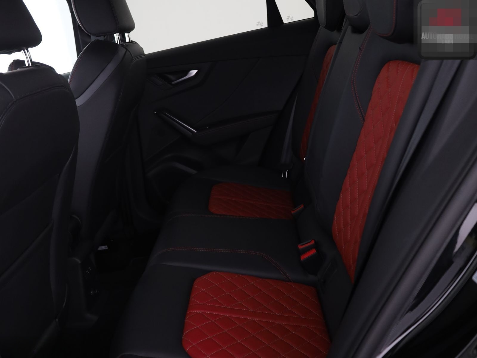 Audi SQ2 2.0 TFSI qu MATRIX,KEYLESS,SONOS,KAMERA,AHK foto 11