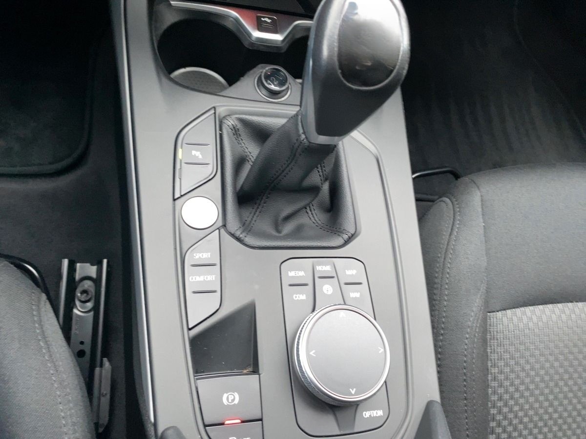 BMW 118i Advantage *el. Heckklappe*LED*Navi*Sitzhzg. foto 14