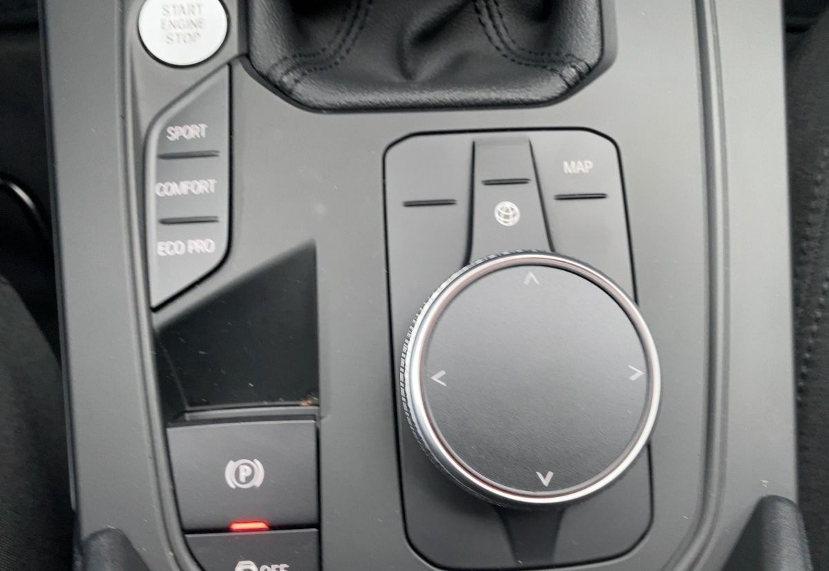 BMW 118i Advantage *el. Heckklappe*LED*Navi*Sitzhzg. foto 15