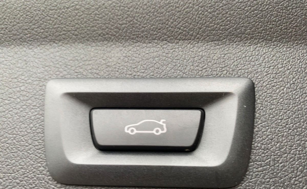 BMW 118i Advantage *el. Heckklappe*LED*Navi*Sitzhzg. foto 16