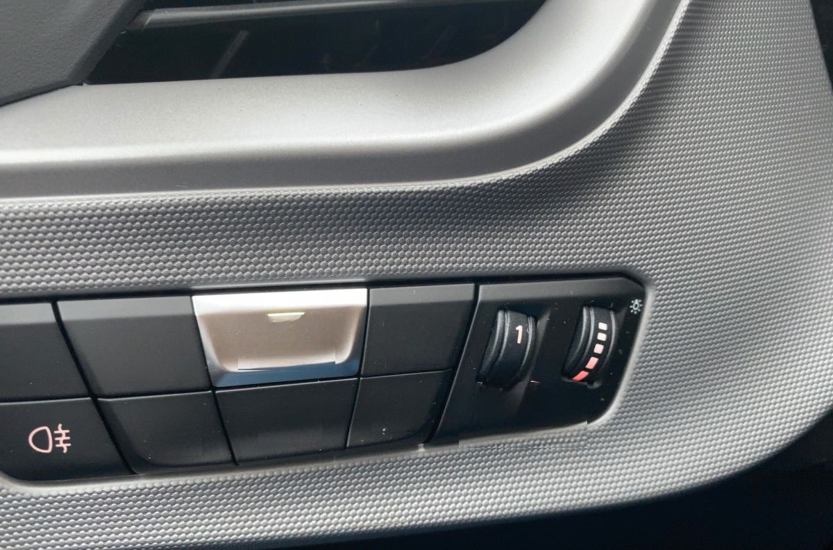 BMW 118i Advantage *el. Heckklappe*LED*Navi*Sitzhzg. foto 8