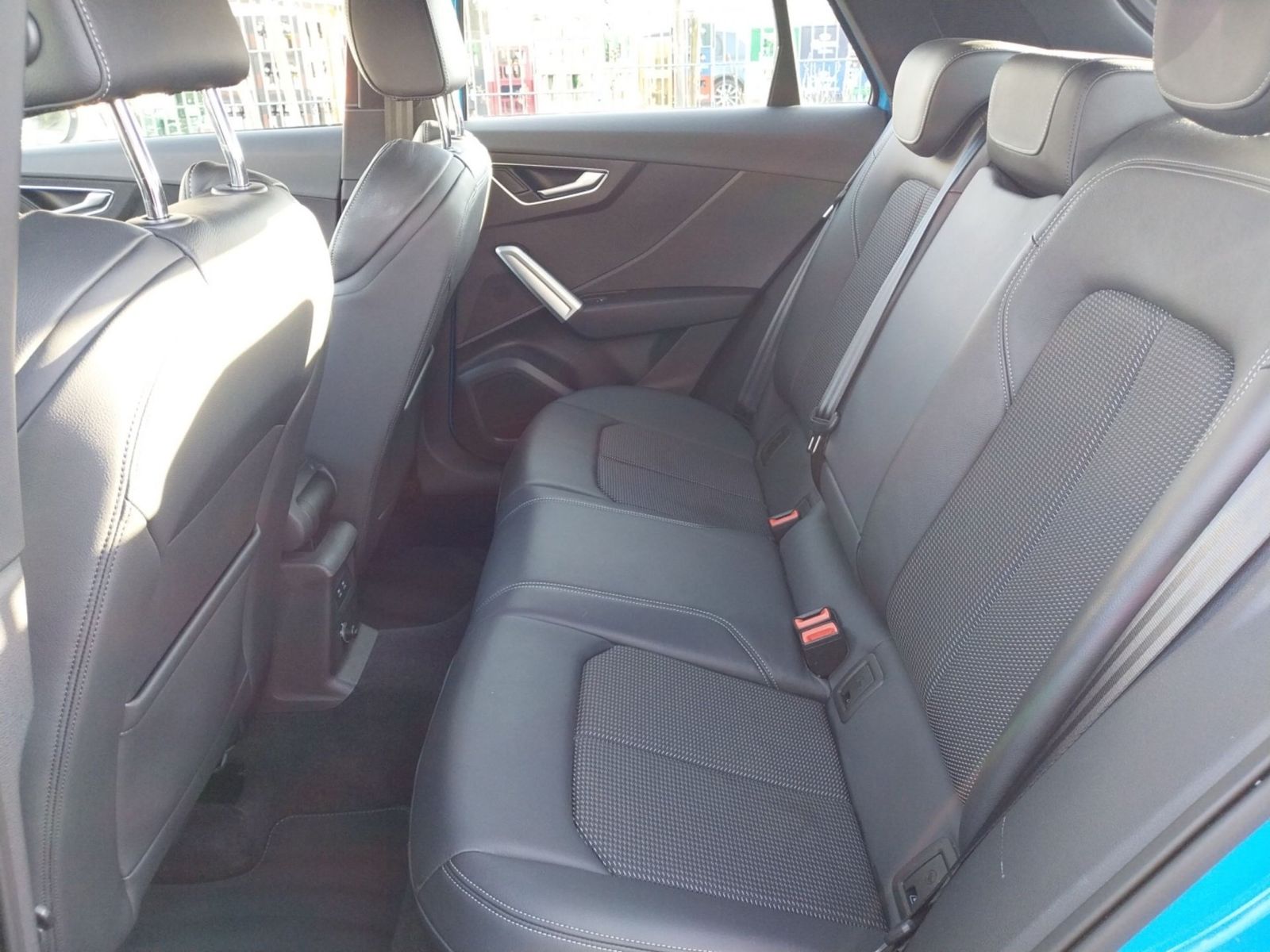 Audi Q2 S line *BLACKSTYLE*AHK*KAMERA*MATRIX*APP CONN foto 14