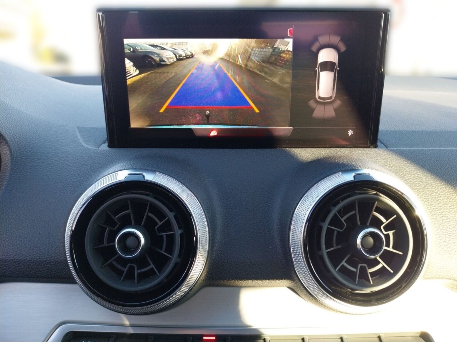 Audi Q2 S line *BLACKSTYLE*AHK*KAMERA*MATRIX*APP CONN foto 7