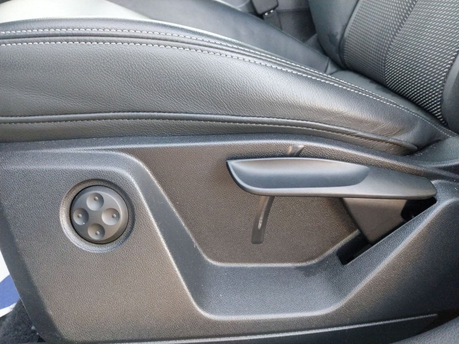 Audi Q2 S line *BLACKSTYLE*AHK*KAMERA*MATRIX*APP CONN foto 8