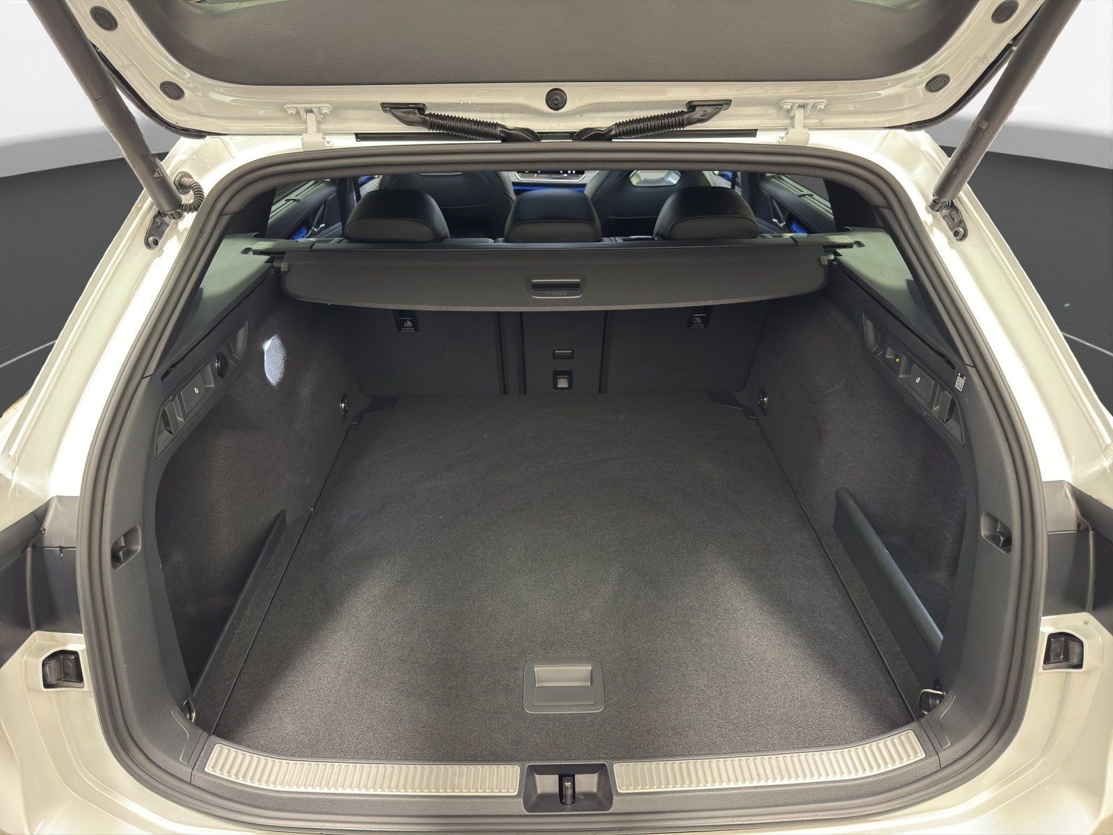 Volkswagen Passat Variant 2.0 TDI DSG R-Line | NAVI | AHK | foto 15