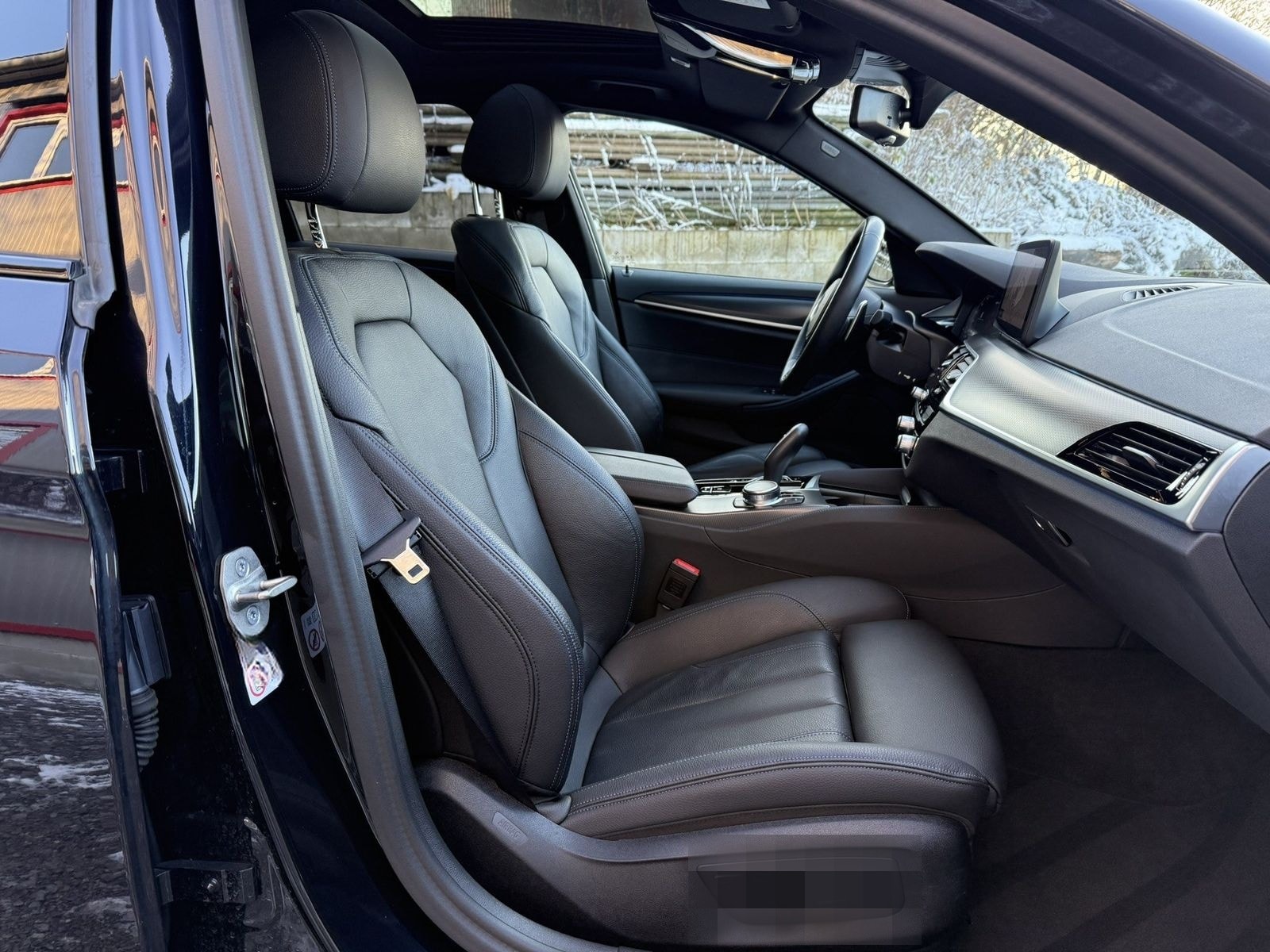 BMW 530e xDrive M Sport 94%Akku HeadUp AHK Glasdach foto 19